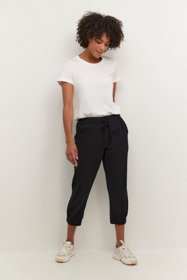 Naya Capri - Black