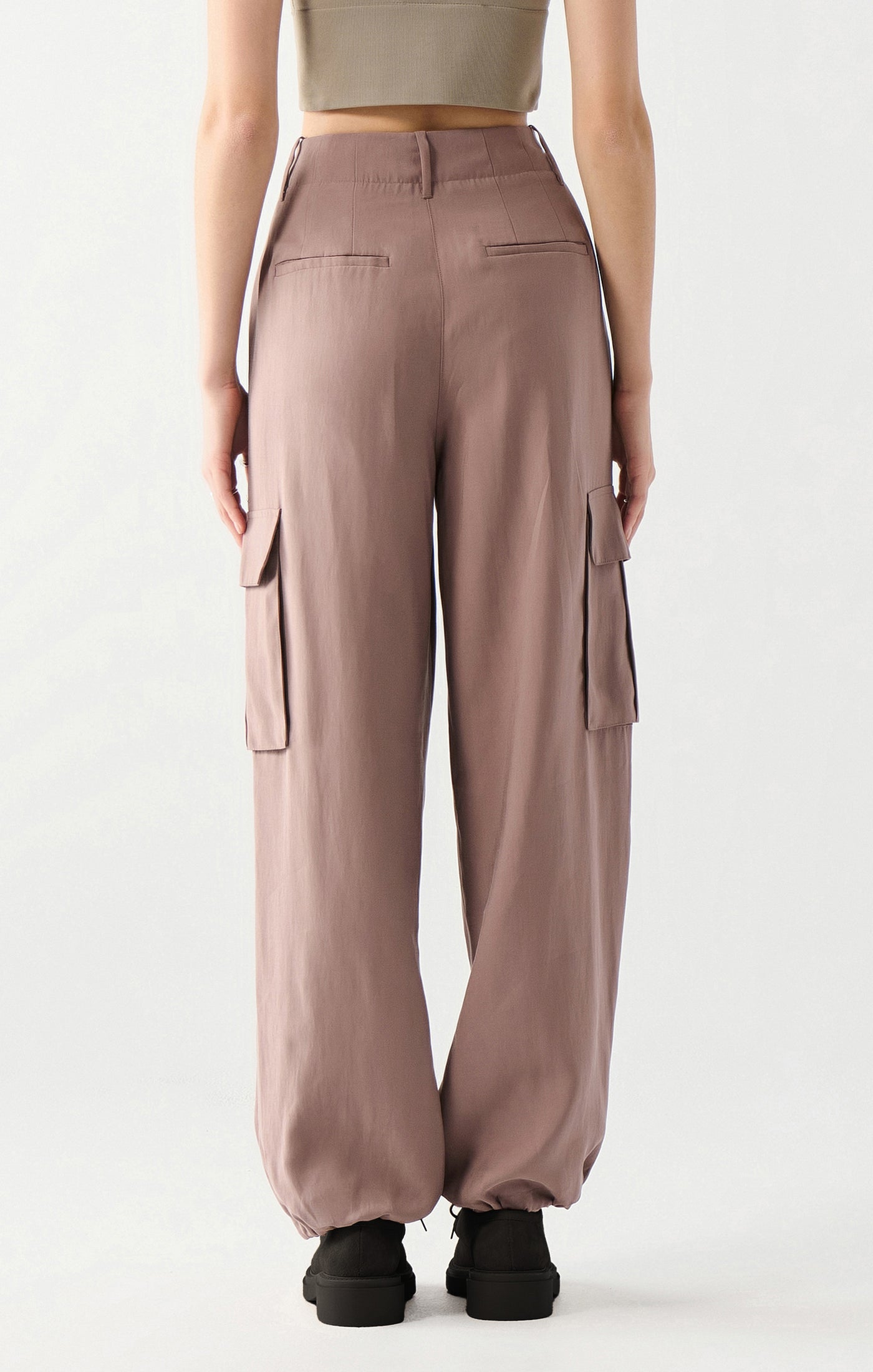 FLOWY PARACHUTE CARGO PANT