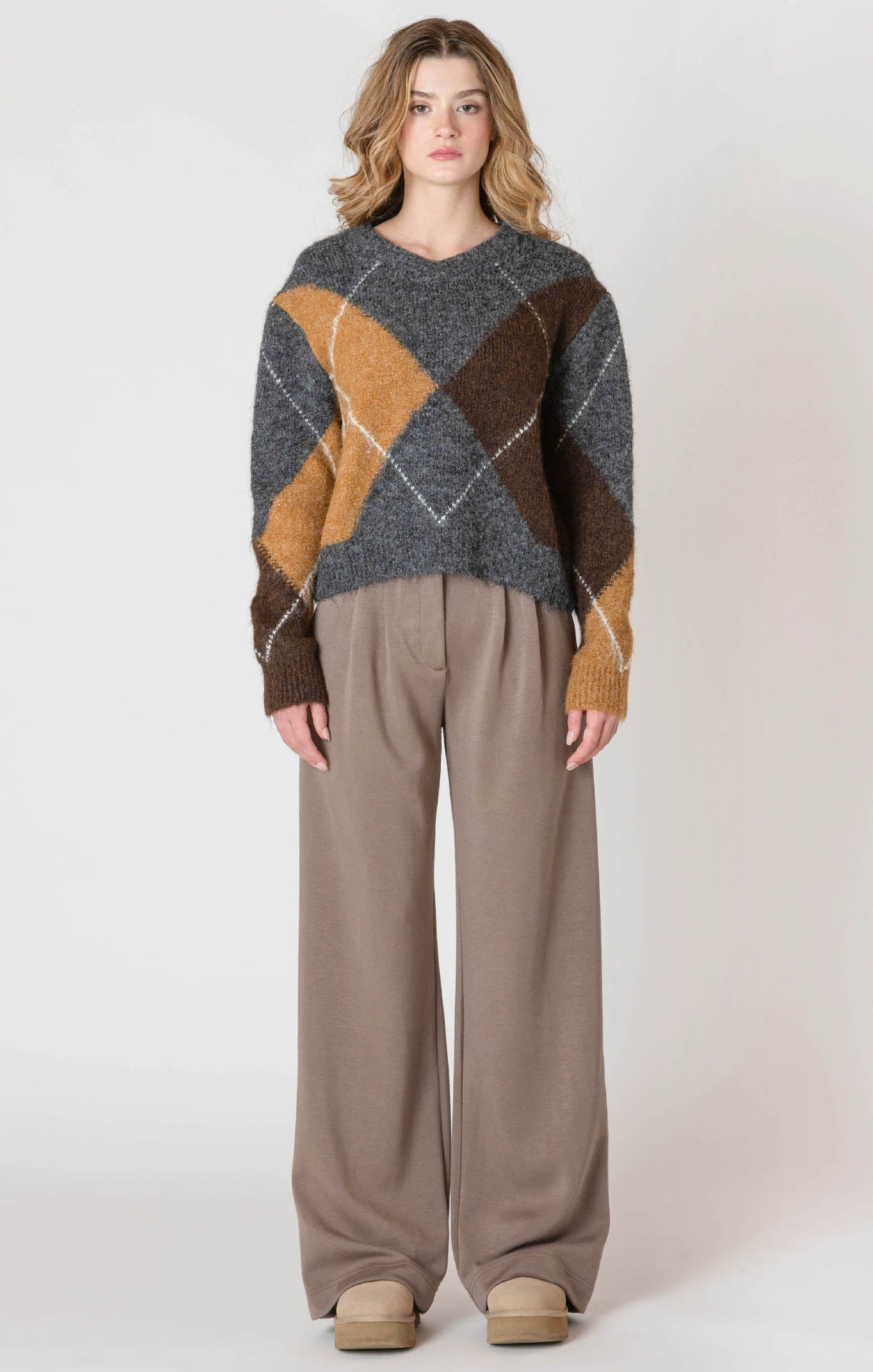 V-NECK PATTERNED SWEATER
