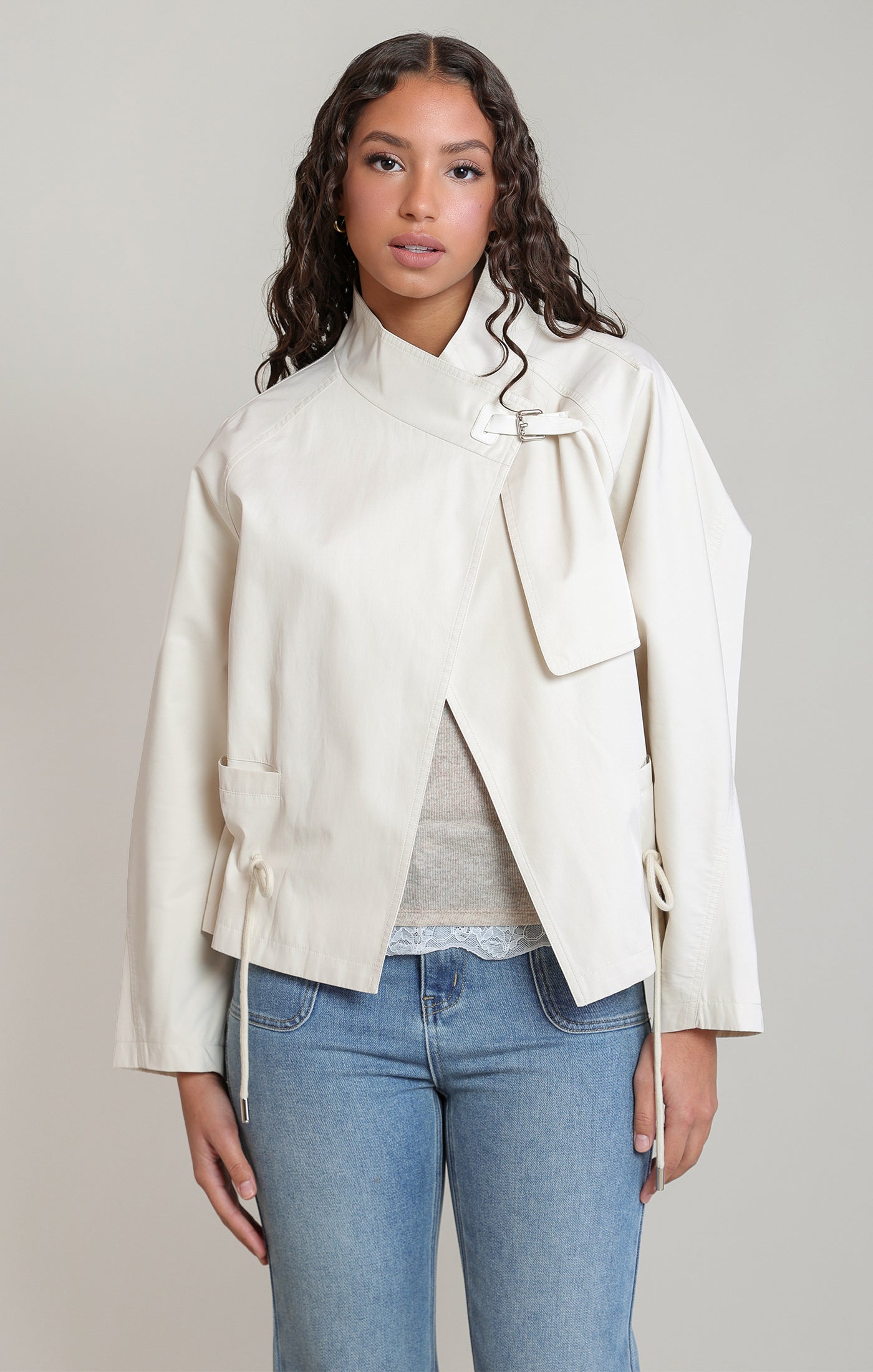 Buckle Neck Short Jacket